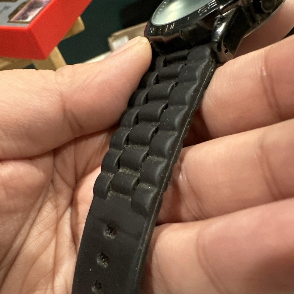 Working Mossimo Men's Black Silicone Buckle Band Watch Digital New Battery 49mm - Picture 5 of 7